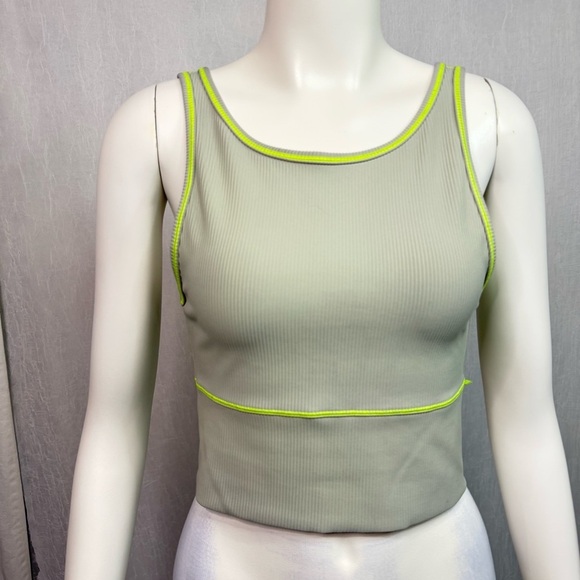 LULULEMON Power Pivot Ribbed Crop Tank - Picture 9 of 9